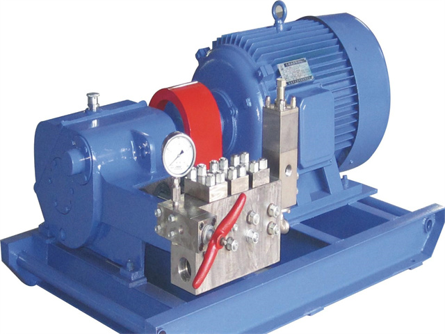 Spunlace nonwoven pump